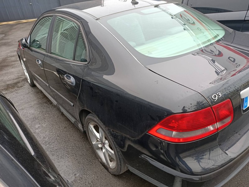 saab 9-3 berlina del año 2002
