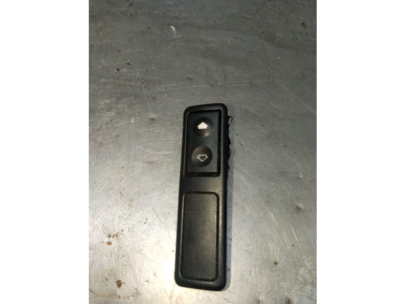 Recambio de mando elevalunas delantero izquierdo para bmw 3 compact (e36) 318 tds referencia OEM IAM 8493880 3P 1994