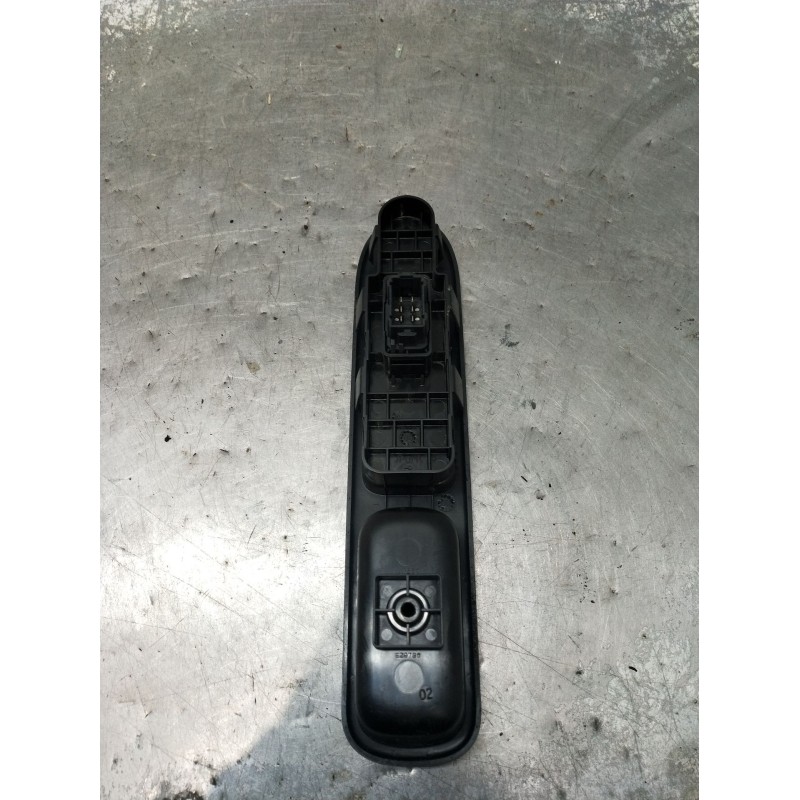 Recambio de mando elevalunas delantero derecho para peugeot 207/207+ (wa_, wc_) 1.4 16v referencia OEM IAM  5P 2006