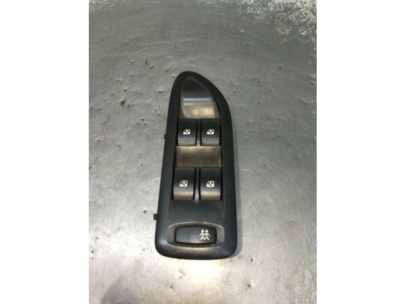 Recambio de mando elevalunas delantero izquierdo para renault laguna ii (bg0/1_) 1.9 dci (bg08, bg0g) referencia OEM IAM  5P 200