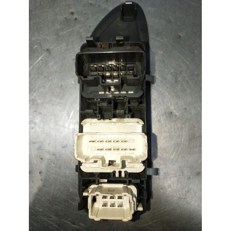 Recambio de mando elevalunas delantero izquierdo para renault laguna ii (bg0/1_) 1.9 dci (bg08, bg0g) referencia OEM IAM  5P 200