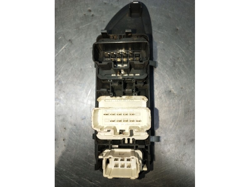 Recambio de mando elevalunas delantero izquierdo para renault laguna ii (bg0/1_) 1.9 dci (bg08, bg0g) referencia OEM IAM  5P 200