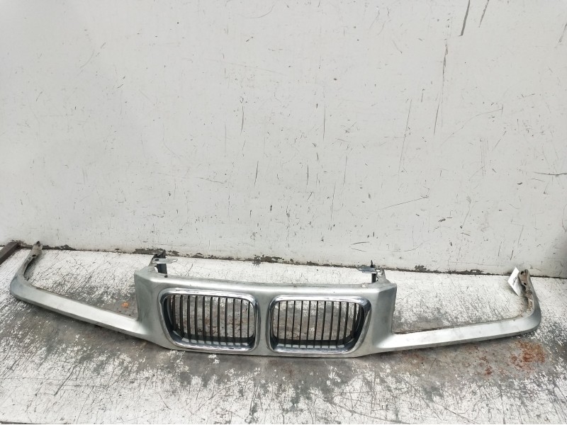 Recambio de rejilla delantera para bmw 3 compact (e36) 318 tds referencia OEM IAM  VER FOTOS 1994