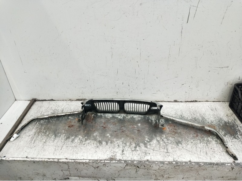Recambio de rejilla delantera para bmw 3 compact (e36) 318 tds referencia OEM IAM  VER FOTOS 1994