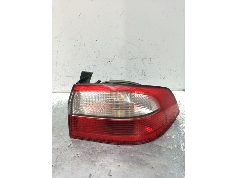 Recambio de piloto trasero derecho para renault laguna ii (bg0/1_) 1.9 dci (bg08, bg0g) referencia OEM IAM   2002