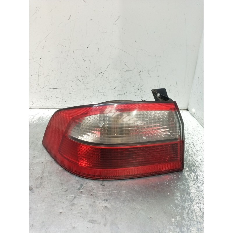 Recambio de piloto trasero izquierdo para renault laguna ii (bg0/1_) 1.9 dci (bg08, bg0g) referencia OEM IAM   