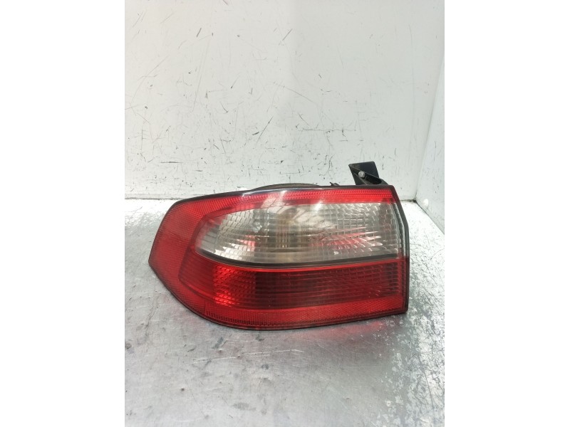 Recambio de piloto trasero izquierdo para renault laguna ii (bg0/1_) 1.9 dci (bg08, bg0g) referencia OEM IAM   