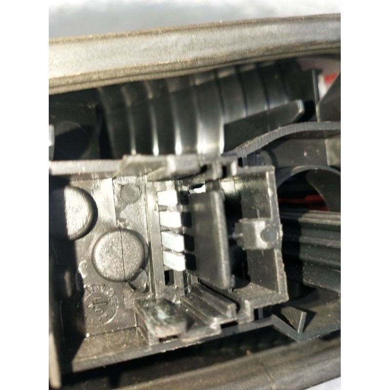 Recambio de piloto trasero izquierdo interior para renault laguna ii (bg0/1_) 1.9 dci (bg08, bg0g) referencia OEM IAM   2002