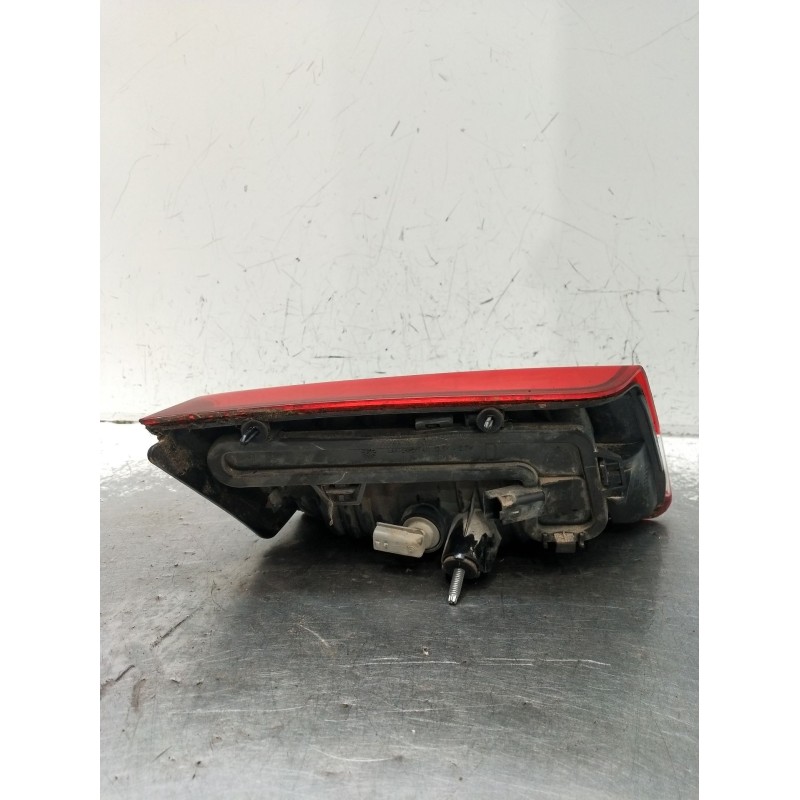 Recambio de piloto trasero derecho interior para renault laguna iii (bt0/1) 1.5 dci (bt00, bt0a, bt0t, bt1j) referencia OEM IAM 