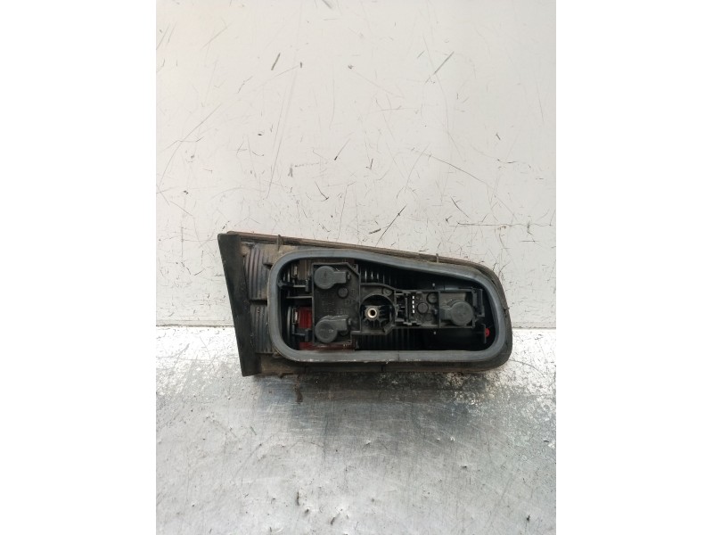 Recambio de piloto trasero derecho interior para renault laguna ii (bg0/1_) 1.9 dci (bg08, bg0g) referencia OEM IAM   
