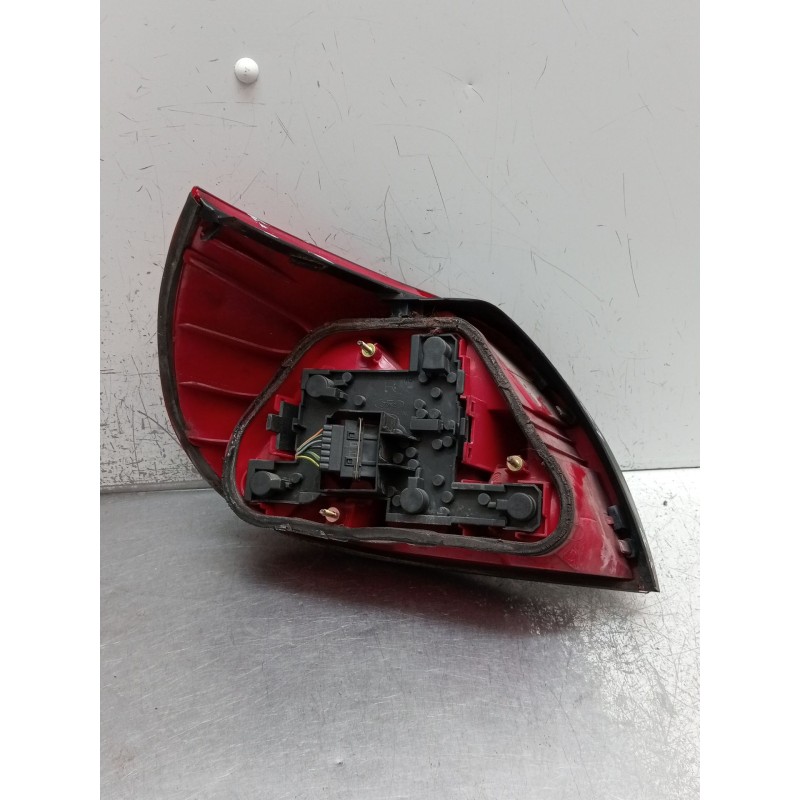 Recambio de piloto trasero derecho para ford mondeo ii sedán (bfp) 1.8 td referencia OEM IAM   