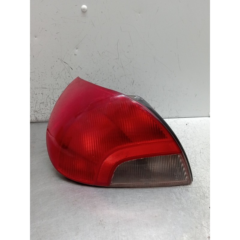 Recambio de piloto trasero izquierdo para ford mondeo ii sedán (bfp) 1.8 td referencia OEM IAM   