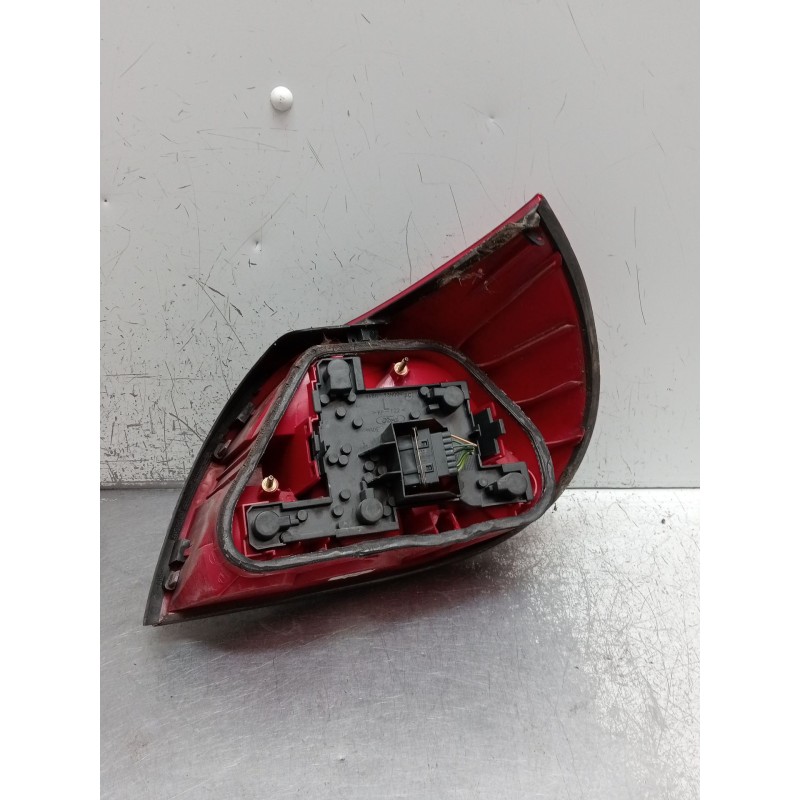 Recambio de piloto trasero izquierdo para ford mondeo ii sedán (bfp) 1.8 td referencia OEM IAM   