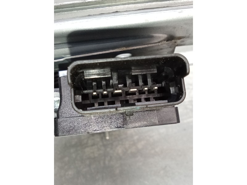 Recambio de elevalunas trasero derecho para renault arkana i (lcm_, ldn_) 1.6 e-tech 145 (ldmu) referencia OEM IAM 827201313R 5P