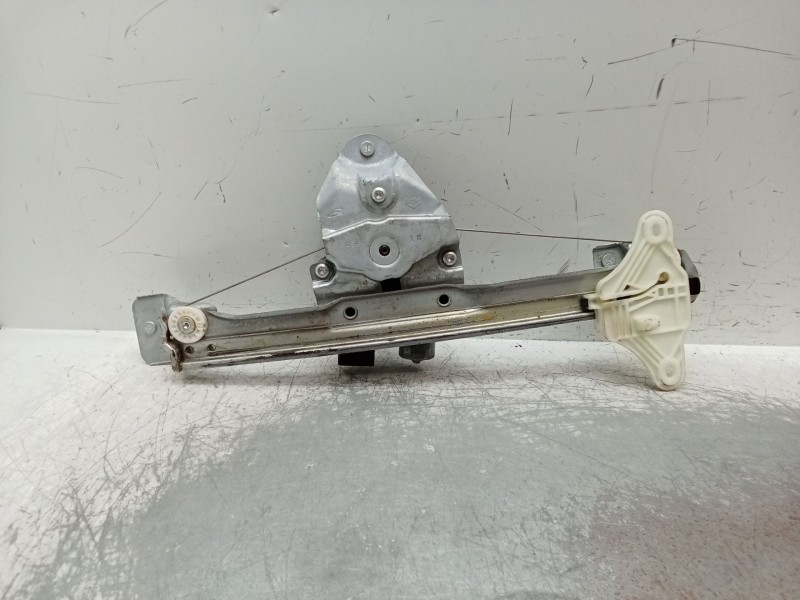 Recambio de elevalunas trasero izquierdo para renault arkana i (lcm_, ldn_) 1.6 e-tech 145 (ldmu) referencia OEM IAM 827217197R 