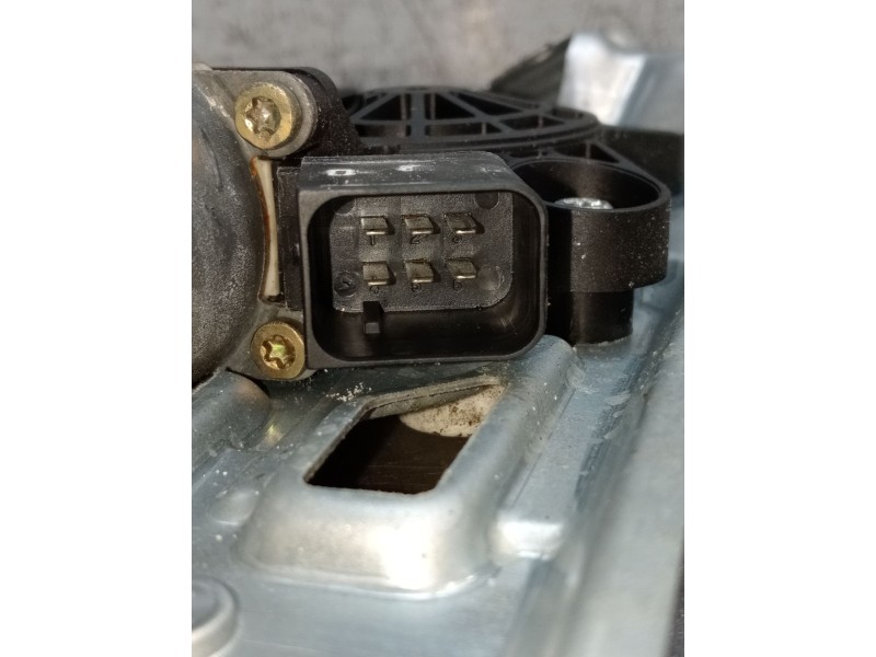 Recambio de elevalunas delantero izquierdo para mercedes-benz clase c (w203) c 220 cdi (203.006) referencia OEM IAM A2037201746 