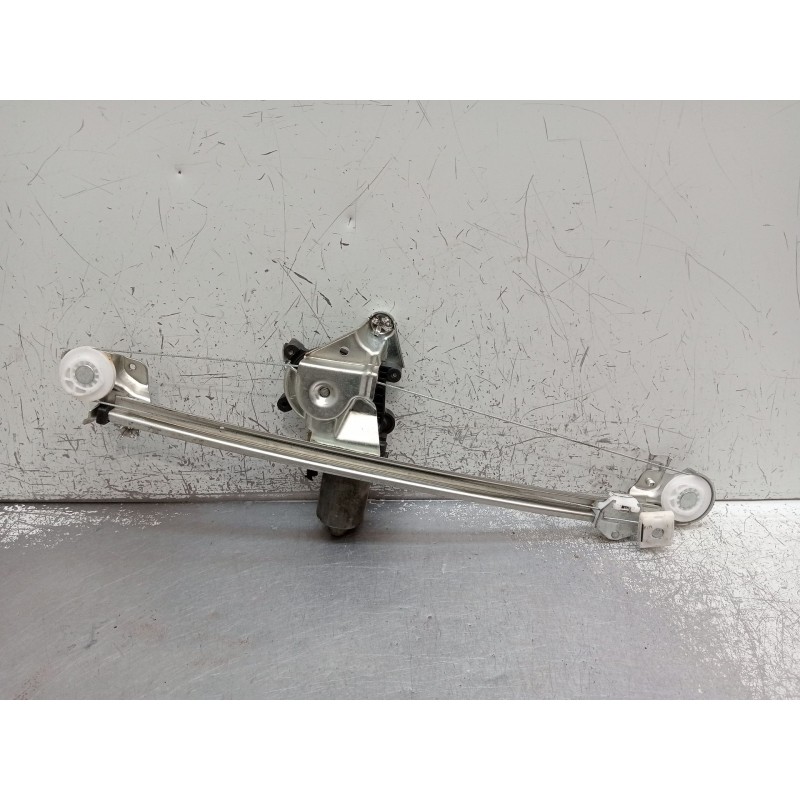 Recambio de elevalunas trasero izquierdo para mercedes-benz clase e (w210) e 300 d (210.020) referencia OEM IAM 0130821673  1995