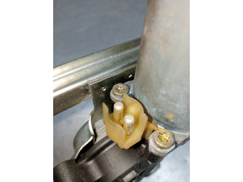 Recambio de elevalunas trasero izquierdo para mercedes-benz clase e (w210) e 300 d (210.020) referencia OEM IAM 0130821673  1995