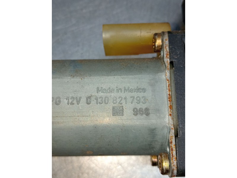 Recambio de elevalunas delantero derecho para ford mondeo ii sedán (bfp) 1.8 td referencia OEM IAM 0130821793  