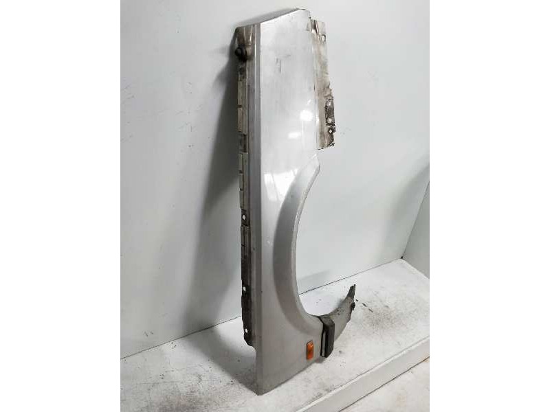 Recambio de aleta delantera derecha para renault 25 (b29) 2.5 referencia OEM IAM   