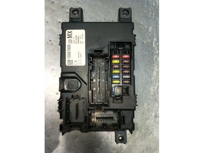 Recambio de caja reles / fusibles para opel corsa d color edition referencia OEM IAM 13367920 401154265 28303059 2011