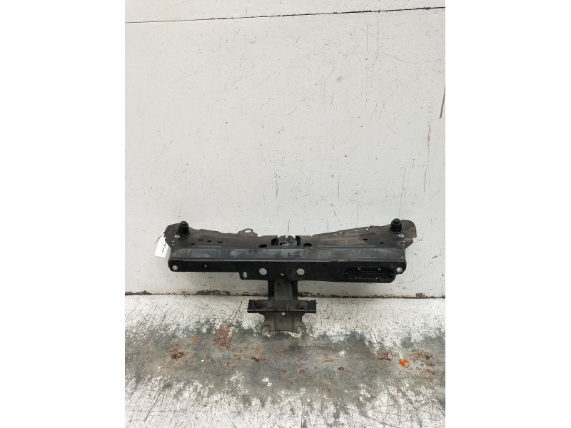 Recambio de panel frontal para renault twingo ii (cn0_) 1.2 (cn0d) referencia OEM IAM   2007