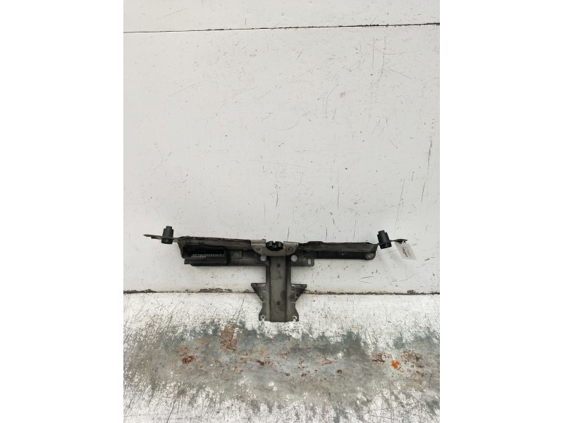 Recambio de panel frontal para renault twingo ii (cn0_) 1.2 (cn0d) referencia OEM IAM   2007