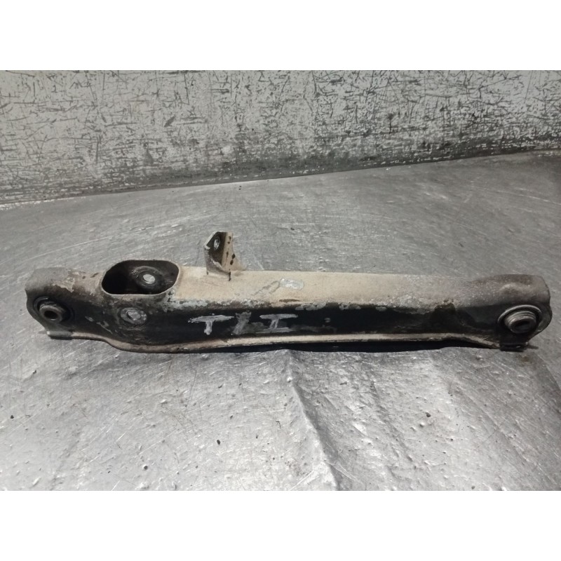 Recambio de brazo suspension inferior trasero izquierdo para volvo v40 station wagon (645) 1.9 di referencia OEM IAM   00