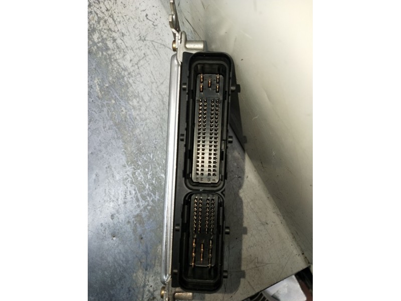 Recambio de centralita motor uce para hyundai h-1 / starex autobús (a1) 2.5 crdi referencia OEM IAM 0281010948 391004A010 85A2TI