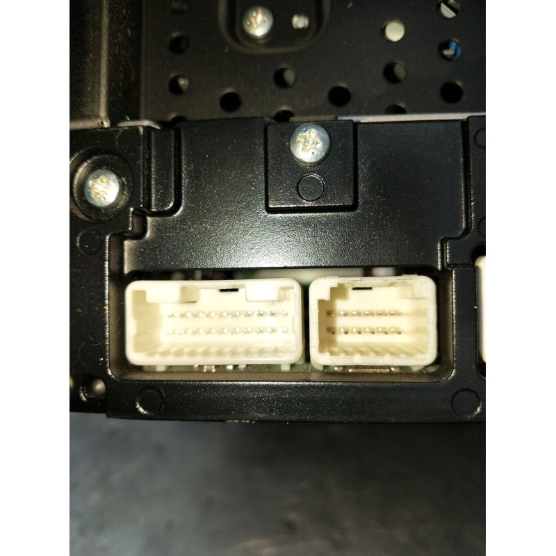 Recambio de sistema audio / radio cd para toyota yaris (_p9_) 1.0 vvt-i (ksp90_) referencia OEM IAM 861200D490 1230001540C101 SH