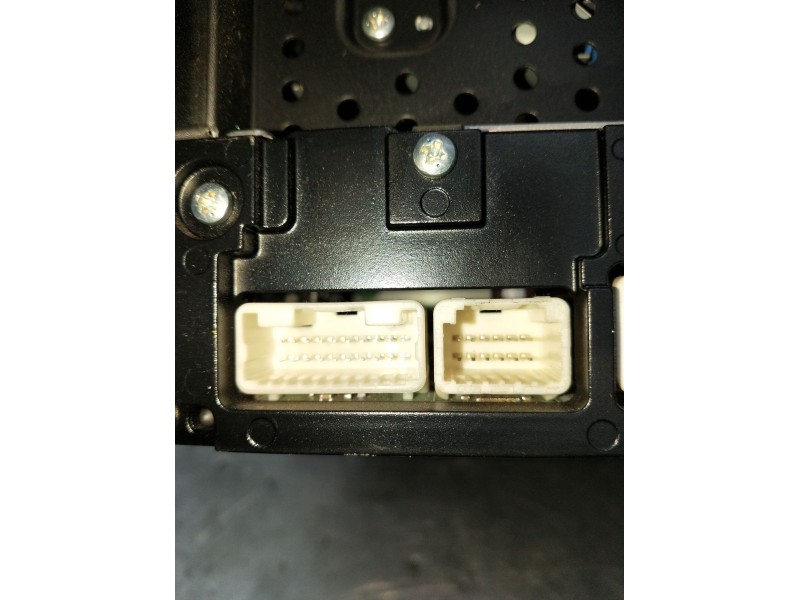 Recambio de sistema audio / radio cd para toyota yaris (_p9_) 1.0 vvt-i (ksp90_) referencia OEM IAM 861200D490 1230001540C101 SH