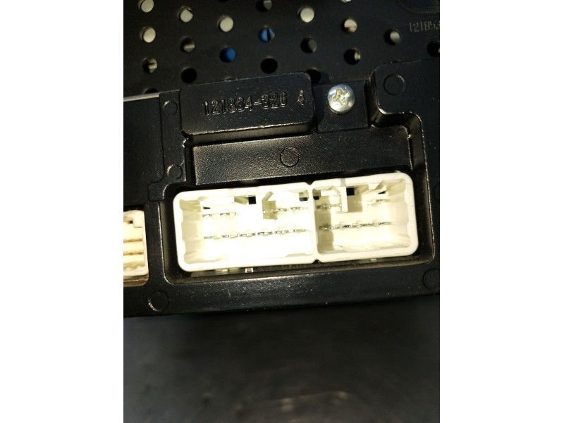 Recambio de sistema audio / radio cd para toyota yaris (_p9_) 1.0 vvt-i (ksp90_) referencia OEM IAM 861200D490 1230001540C101 SH