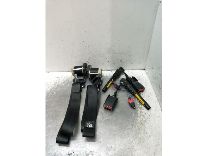 Recambio de juego cinturones delantero para renault twingo ii (cn0_) 1.2 (cn0d) referencia OEM IAM  3P 2007