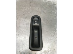 Recambio de mando elevalunas delantero derecho para renault twingo ii (cn0_) 1.2 (cn0d) referencia OEM IAM 8200356517B 3P 2007