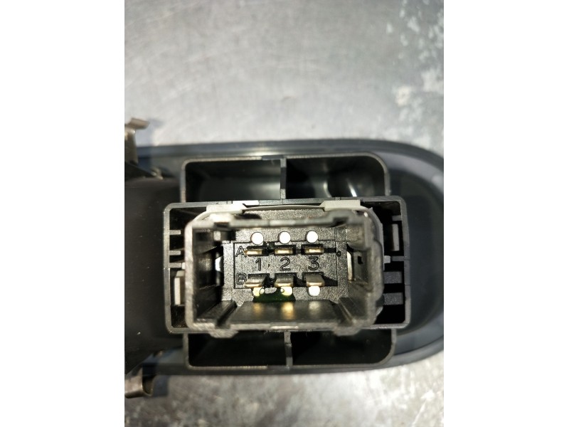 Recambio de mando elevalunas delantero derecho para renault twingo ii (cn0_) 1.2 (cn0d) referencia OEM IAM 8200356517B 3P 2007