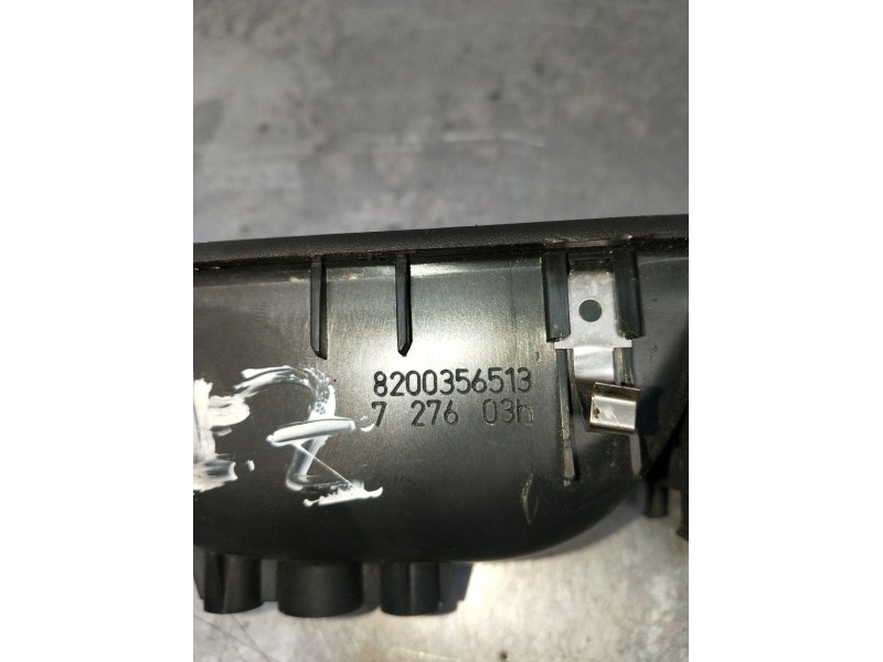 Recambio de mando elevalunas delantero izquierdo para renault twingo ii (cn0_) 1.2 (cn0d) referencia OEM IAM 8200356513 3P 2007