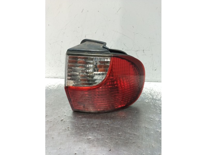 Recambio de piloto trasero derecho interior para hyundai h-1 / starex autobús (a1) 2.5 crdi referencia OEM IAM   2001