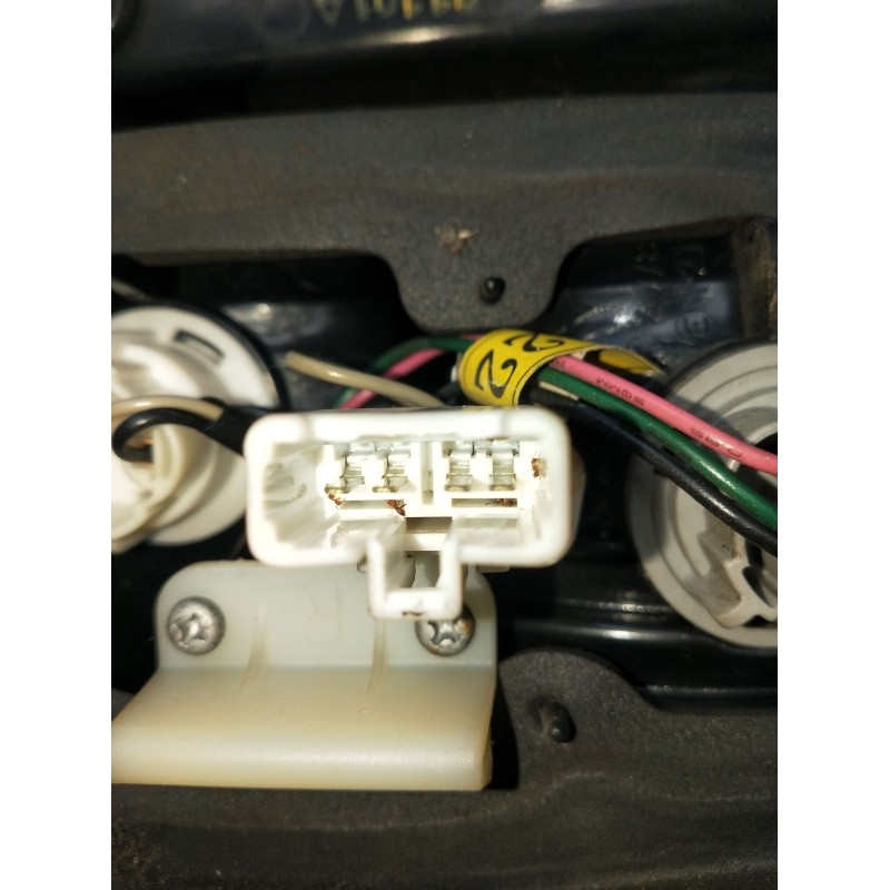 Recambio de piloto trasero derecho interior para hyundai h-1 / starex autobús (a1) 2.5 crdi referencia OEM IAM   2001