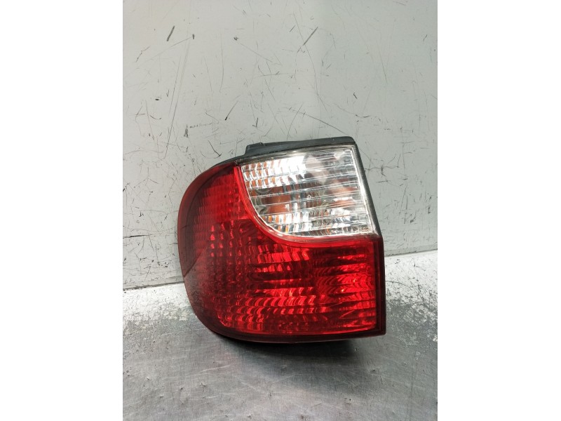 Recambio de piloto trasero izquierdo interior para hyundai h-1 / starex autobús (a1) 2.5 crdi referencia OEM IAM   2001