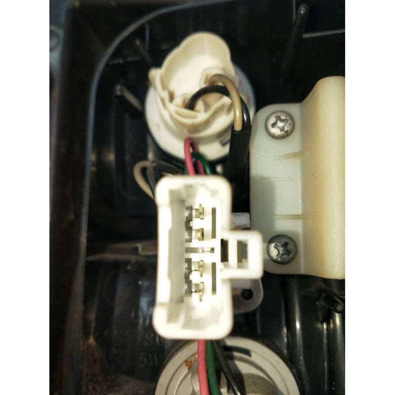 Recambio de piloto trasero izquierdo interior para hyundai h-1 / starex autobús (a1) 2.5 crdi referencia OEM IAM   2001