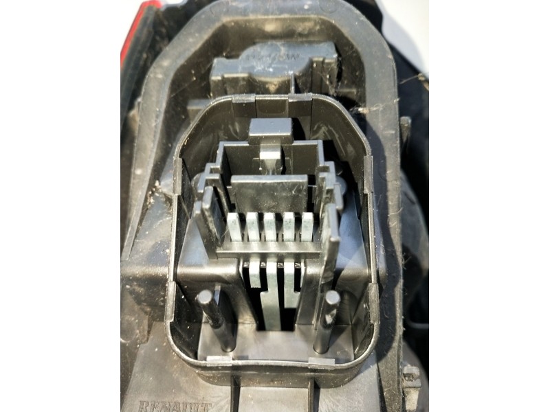 Recambio de piloto trasero derecho para renault twingo ii (cn0_) 1.2 (cn0d) referencia OEM IAM   2007