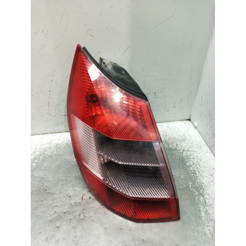 Recambio de piloto trasero izquierdo para renault scénic ii (jm0/1_) 1.5 dci (jm0f) referencia OEM IAM 8200127704  