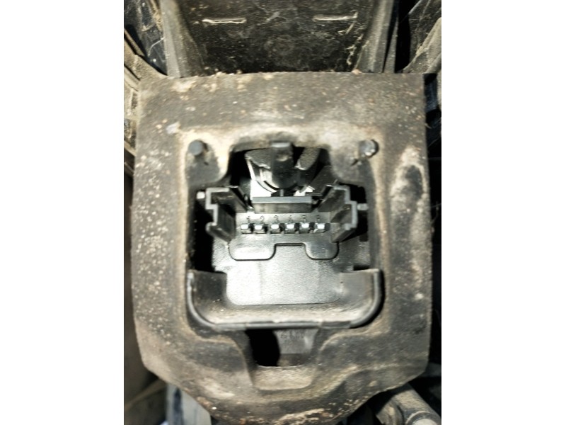 Recambio de piloto trasero izquierdo para renault scénic ii (jm0/1_) 1.5 dci (jm0f) referencia OEM IAM 8200127704  