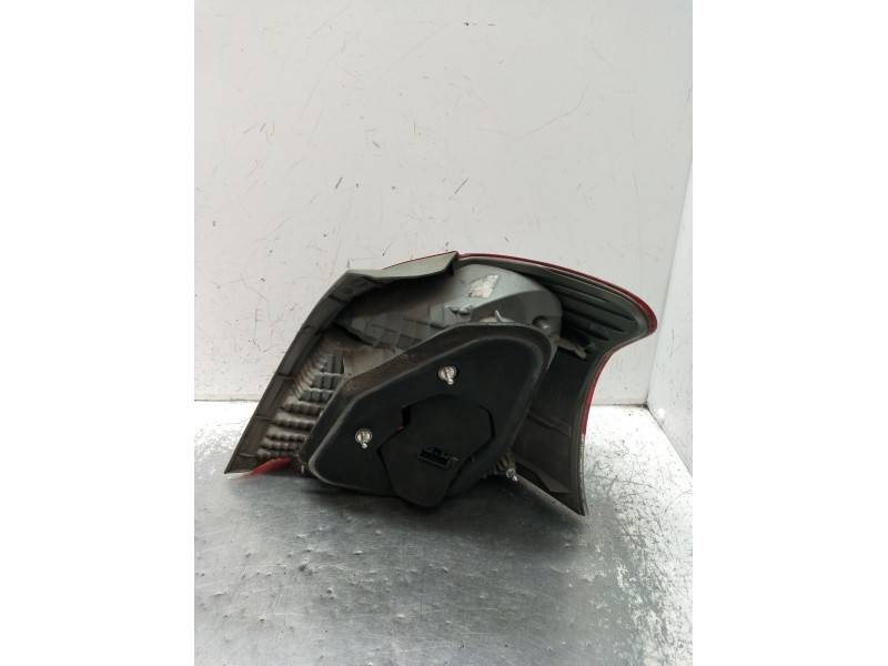 Recambio de piloto trasero izquierdo para toyota yaris (_p9_) 1.0 vvt-i (ksp90_) referencia OEM IAM   2005