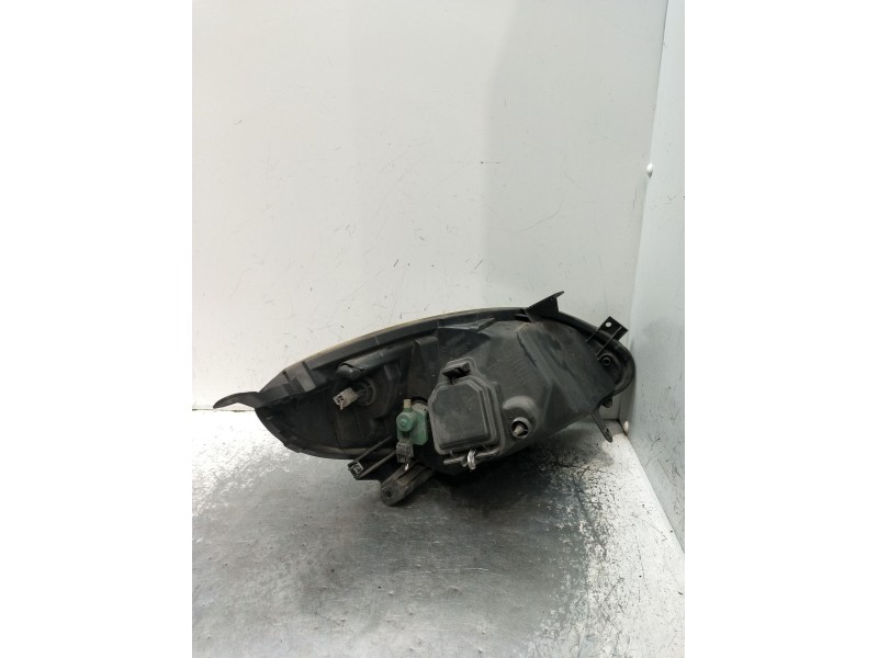Recambio de faro izquierdo para renault twingo ii (cn0_) 1.2 (cn0d) referencia OEM IAM   2007