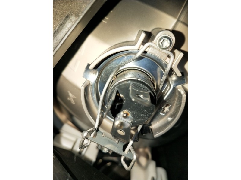 Recambio de faro izquierdo para renault twingo ii (cn0_) 1.2 (cn0d) referencia OEM IAM   2007