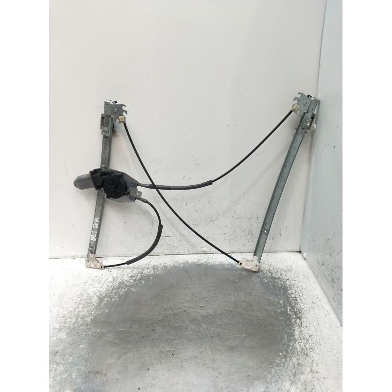 Recambio de elevalunas delantero derecho para renault laguna ii (bg0/1_) 1.9 dci (bg08, bg0g) referencia OEM IAM 400739 5P 2002