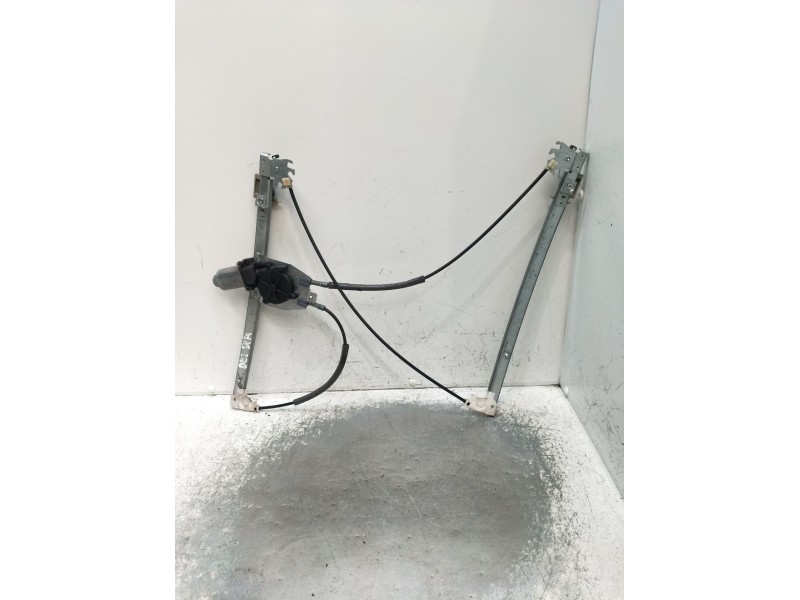 Recambio de elevalunas delantero derecho para renault laguna ii (bg0/1_) 1.9 dci (bg08, bg0g) referencia OEM IAM 400739 5P 2002