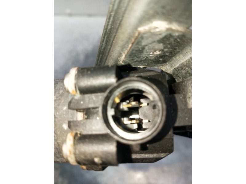 Recambio de elevalunas delantero derecho para renault laguna ii (bg0/1_) 1.9 dci (bg08, bg0g) referencia OEM IAM 400739 5P 2002