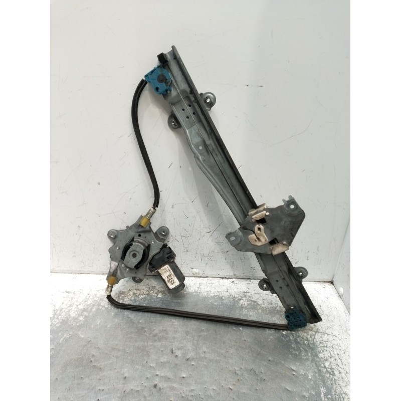 Recambio de elevalunas delantero izquierdo para renault twingo ii (cn0_) 1.2 (cn0d) referencia OEM IAM 400957C 3P 2007